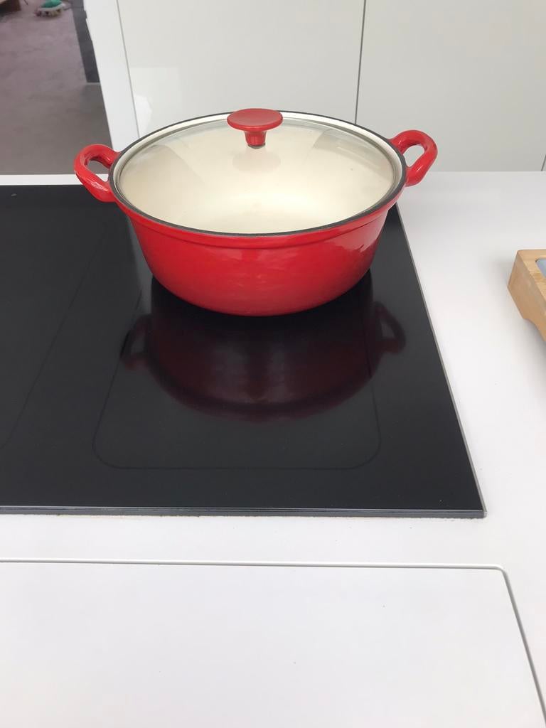 Gietijzer ketel met glazen deksel 1x gebruikt als nieuw, Ophalen, Zo goed als nieuw