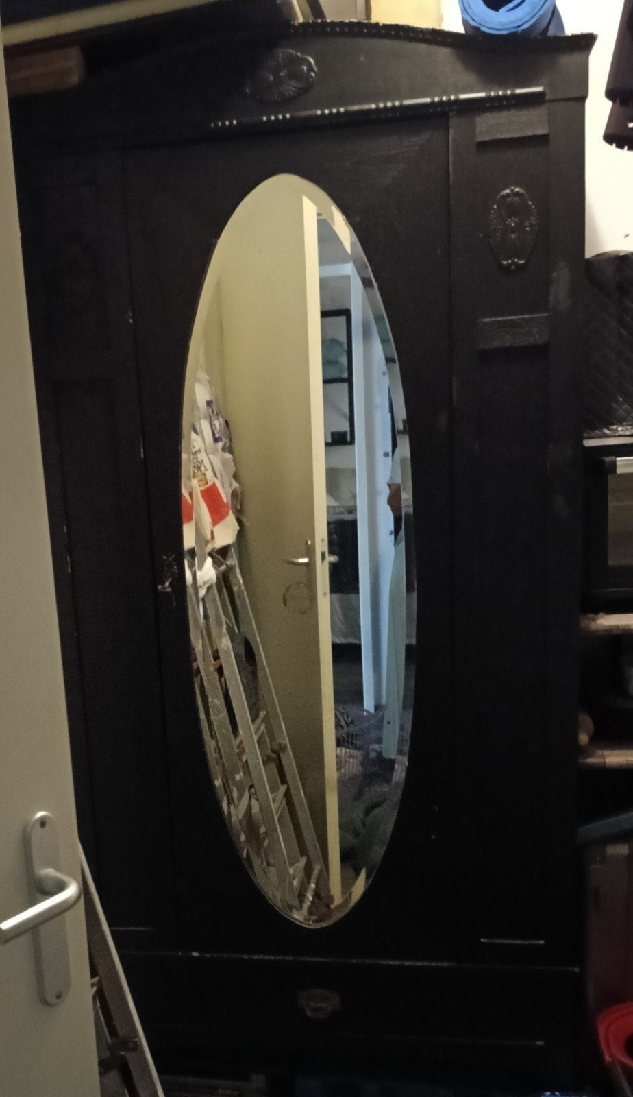 Hele oude kast, Ophalen