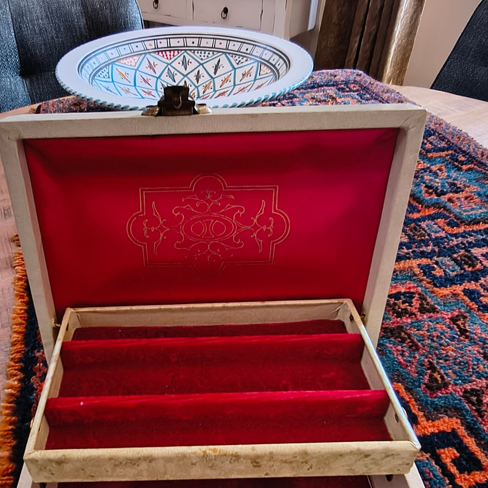 Vintage Juwelenkistje met Rood Fluweel, Ophalen