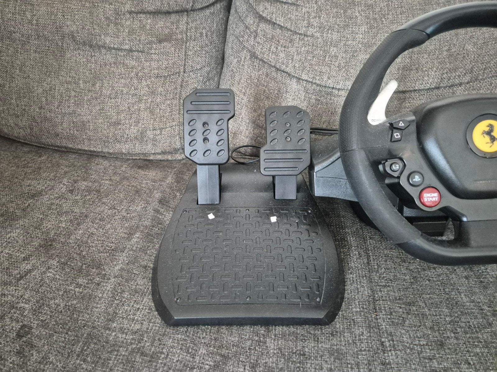 Thrustmaster Ferrari 458 Spider racestuur met pedalen, Racestuur, Gebruikt, Xbox, Force feedback