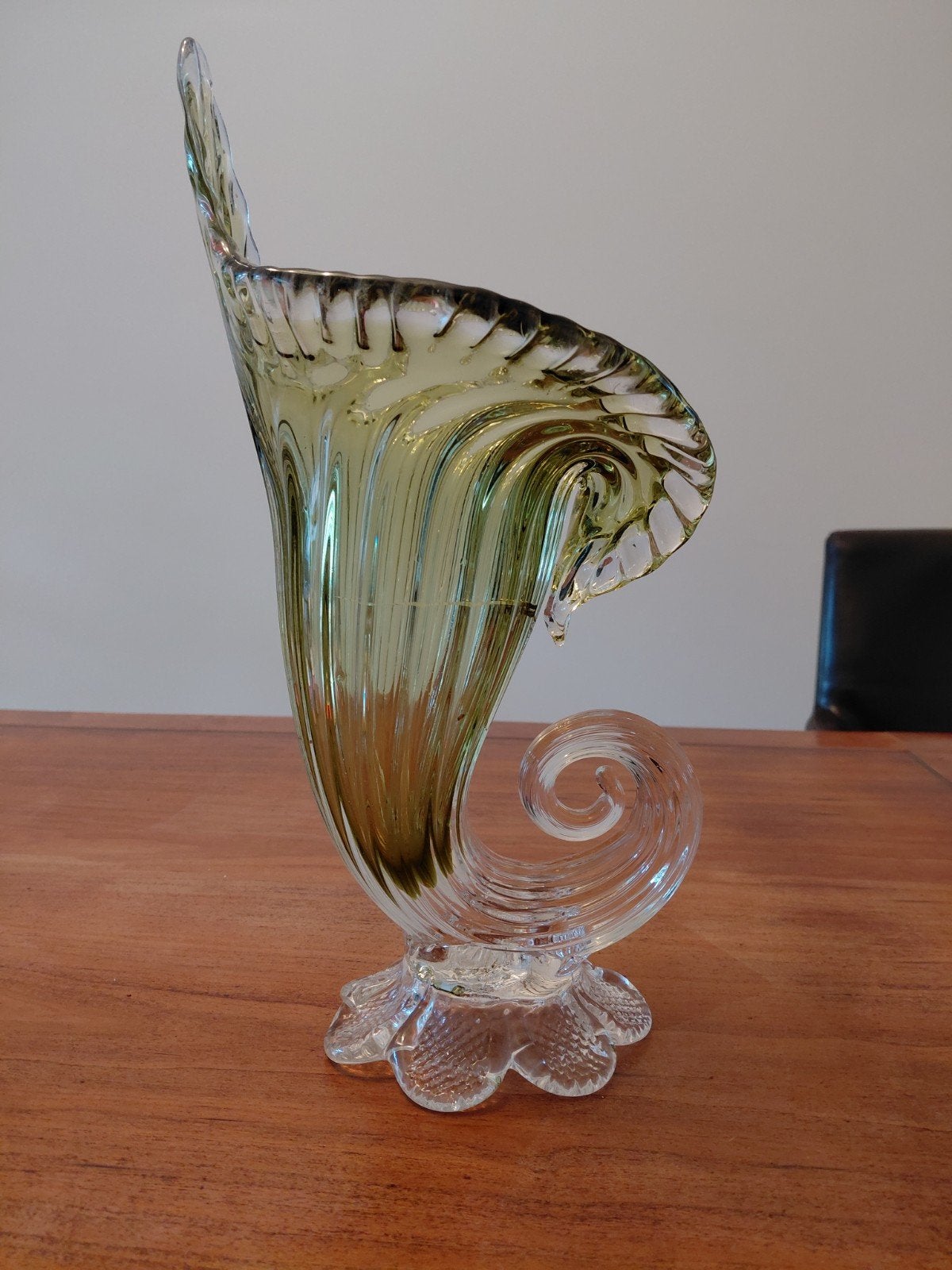 Vintage Chalet Glass Cornucopia Vaas - Olijfgroen/Helder, Ophalen