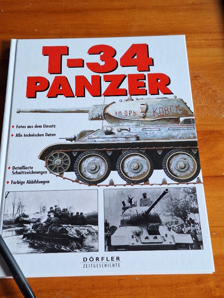 T-34 Panzer Boek - Geschiedenis en Techniek, Tweede Wereldoorlog, Ophalen of Verzenden, Zo goed als nieuw, Landmacht