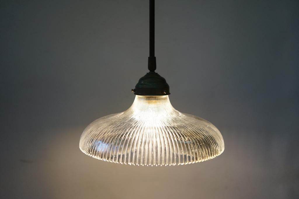 antiek holophane lamp glas 26cm messing armatuur verstelbaar, Huis en Inrichting, Lampen | Hanglampen, Glas, Gebruikt, Ophalen of Verzenden