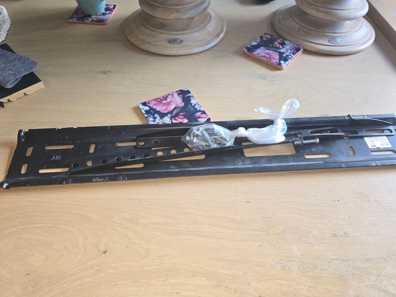 TV Ophangbeugel ISY IWB 1200 - Max 80 inch / 40 kg, Ophalen, Gebruikt