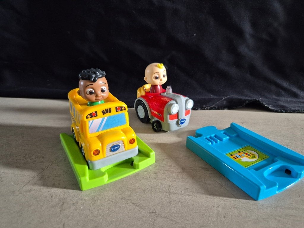 VTech CoComelon Toet Toet Auto's + Twee Losse Baandelen, Kinderen en Baby's, Ophalen of Verzenden, Zo goed als nieuw, 2 tot 4 jaar