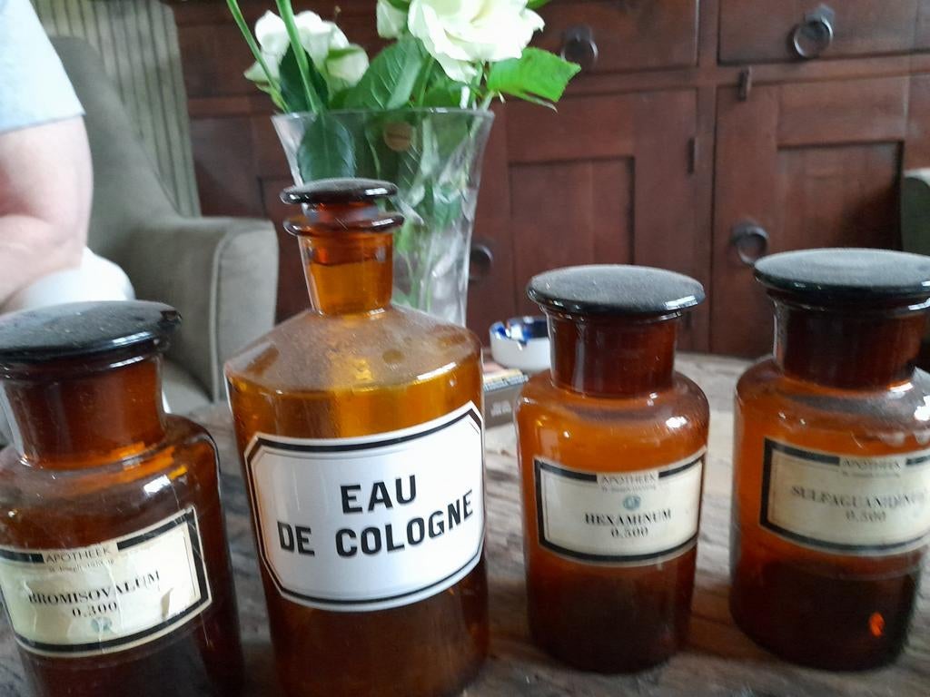 Set van 4 antieke apothekersflessen, Ophalen