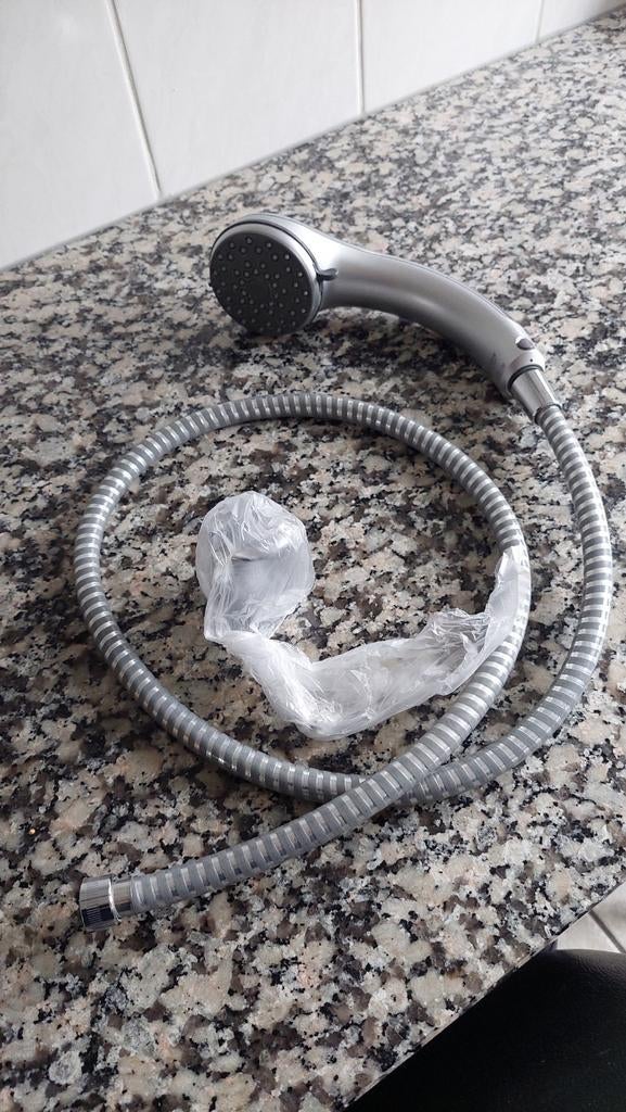 Douchkop met slang crohe, Huis en Inrichting, Badkamer | Badtextiel en Accessoires, Ophalen of Verzenden