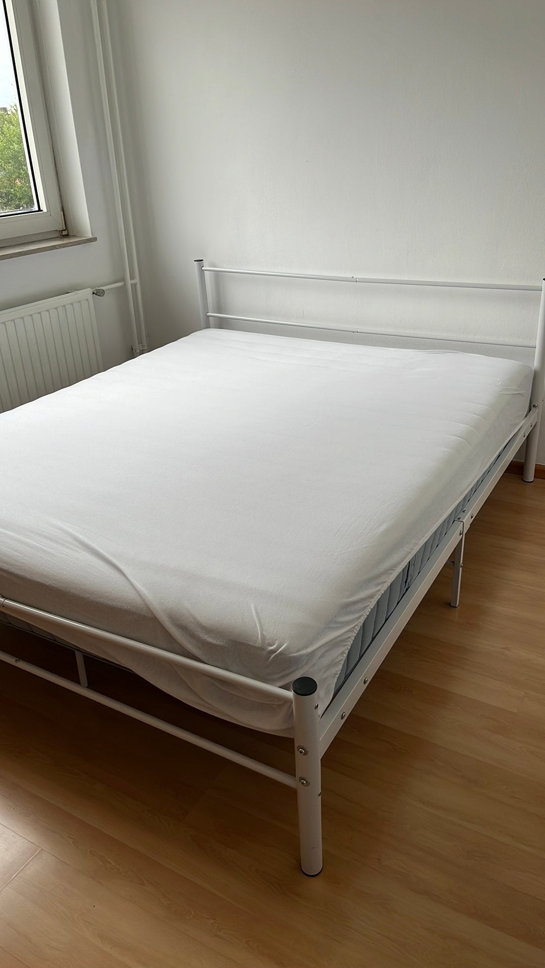 Wit bed en demontabele metalen bedbodem, Ophalen, Verstelbaar, Wit, Tweepersoons