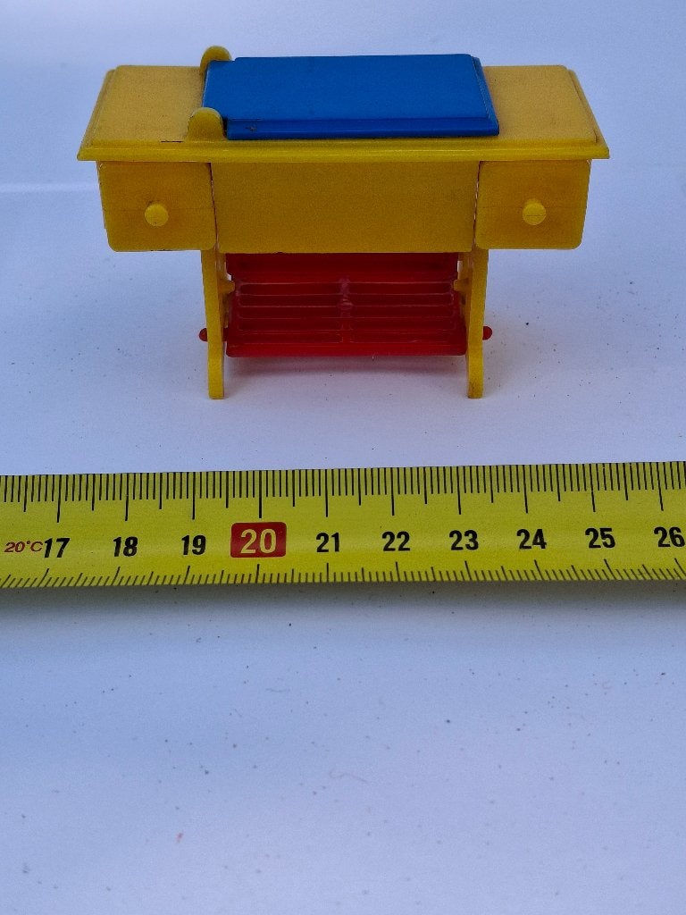 NAAIMACHINE BEHORENDE BIJ JAREN 50 POPPENHUIS, Ophalen of Verzenden