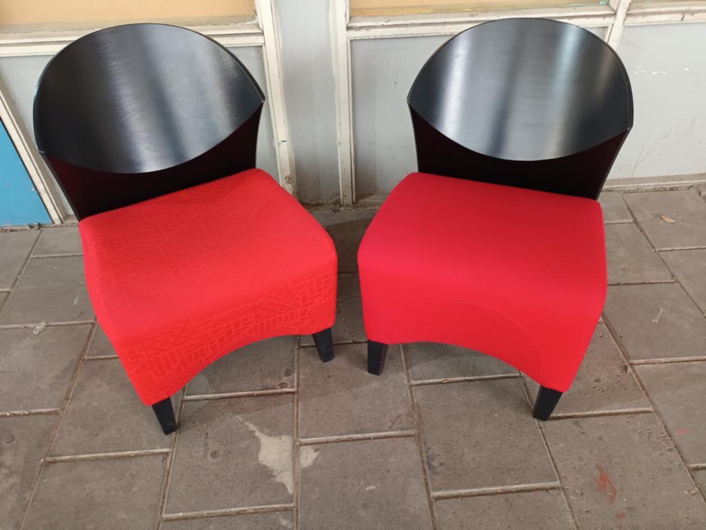 Set van 2 Fora Form stoelen - Rood en Zwart, Ophalen, Gebruikt, Twee, Stof