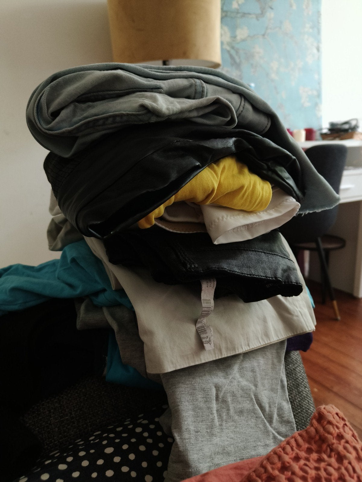Kleding met gaten / vlekken. Textiel. Kan iemand er wat mee?, Ophalen of Verzenden