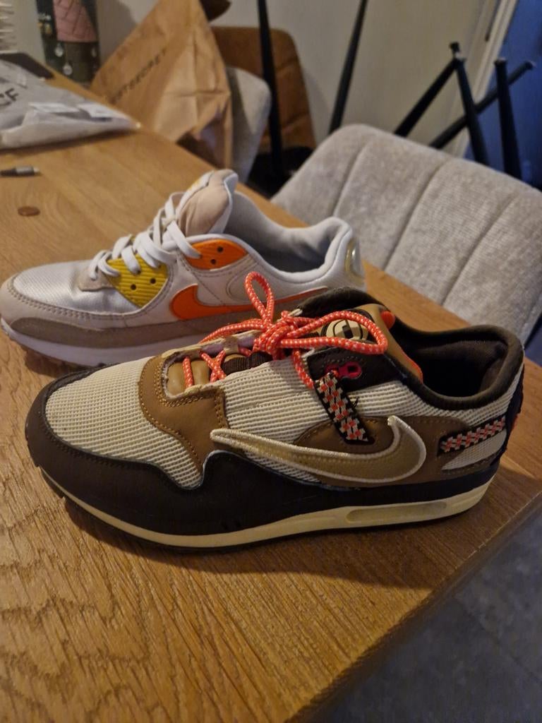 Nike Air Max Travis Scott Baroque Brown en Frank Ruby. Mt 40, Kleding | Heren, Schoenen, Zo goed als nieuw, Bruin, Ophalen of Verzenden