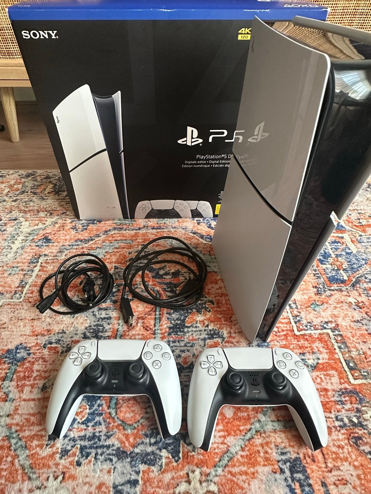 Sony PlayStation 5 Slim Digital Edition met 2 controllers, Ophalen of Verzenden, Zo goed als nieuw, Sony, Sony