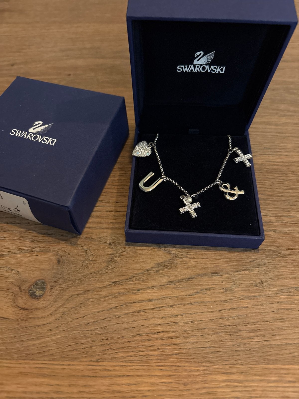 Swarovski ketting met bedels en certificaat, Met kristal, Overige materialen, Ophalen of Verzenden, Zo goed als nieuw