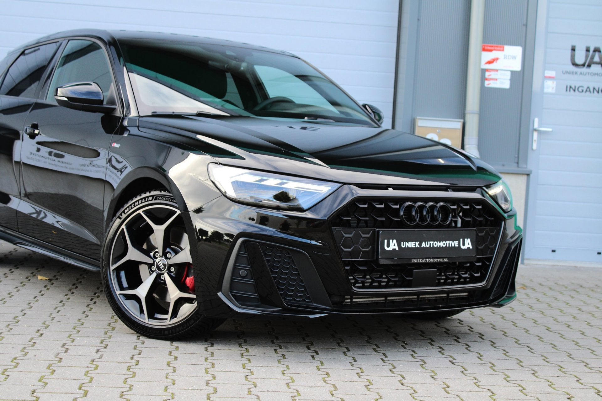 Audi A1 Sportback 40 TFSI COMPETITION | S LINE | SONOS | CAM, 1998 cc, Zwart, 4 cilinders, Zwart
