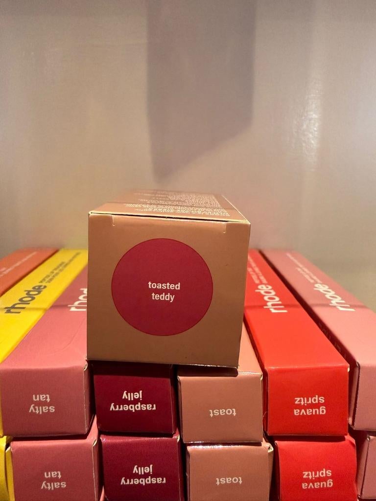 Rhode Pocket Blush de Poche - Toasted Teddy, Sieraden, Tassen en Uiterlijk, Uiterlijk | Cosmetica en Make-up, Wangen, Bruin, Nieuw