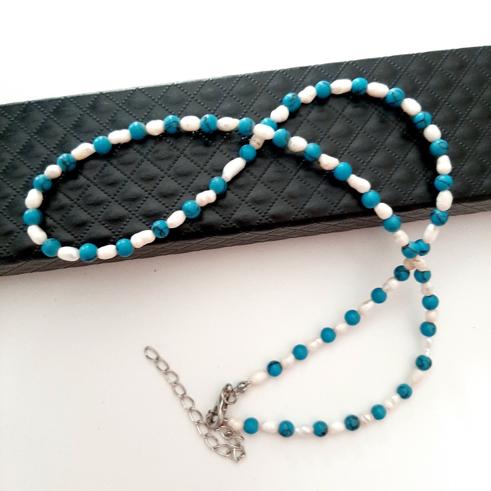 Echte mini Pareltjes met Turquoise natuursteen OP=OP, Sieraden, Tassen en Uiterlijk, Kettingen, Overige kleuren, Nieuw, Verstelbaar