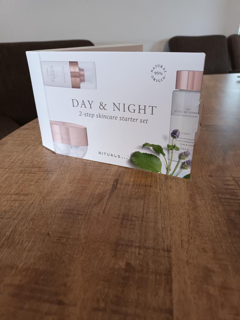 Rituals Day&Night 2 -step skincare starter set~Nieuw, Ophalen of Verzenden, Nieuw, Gehele gezicht