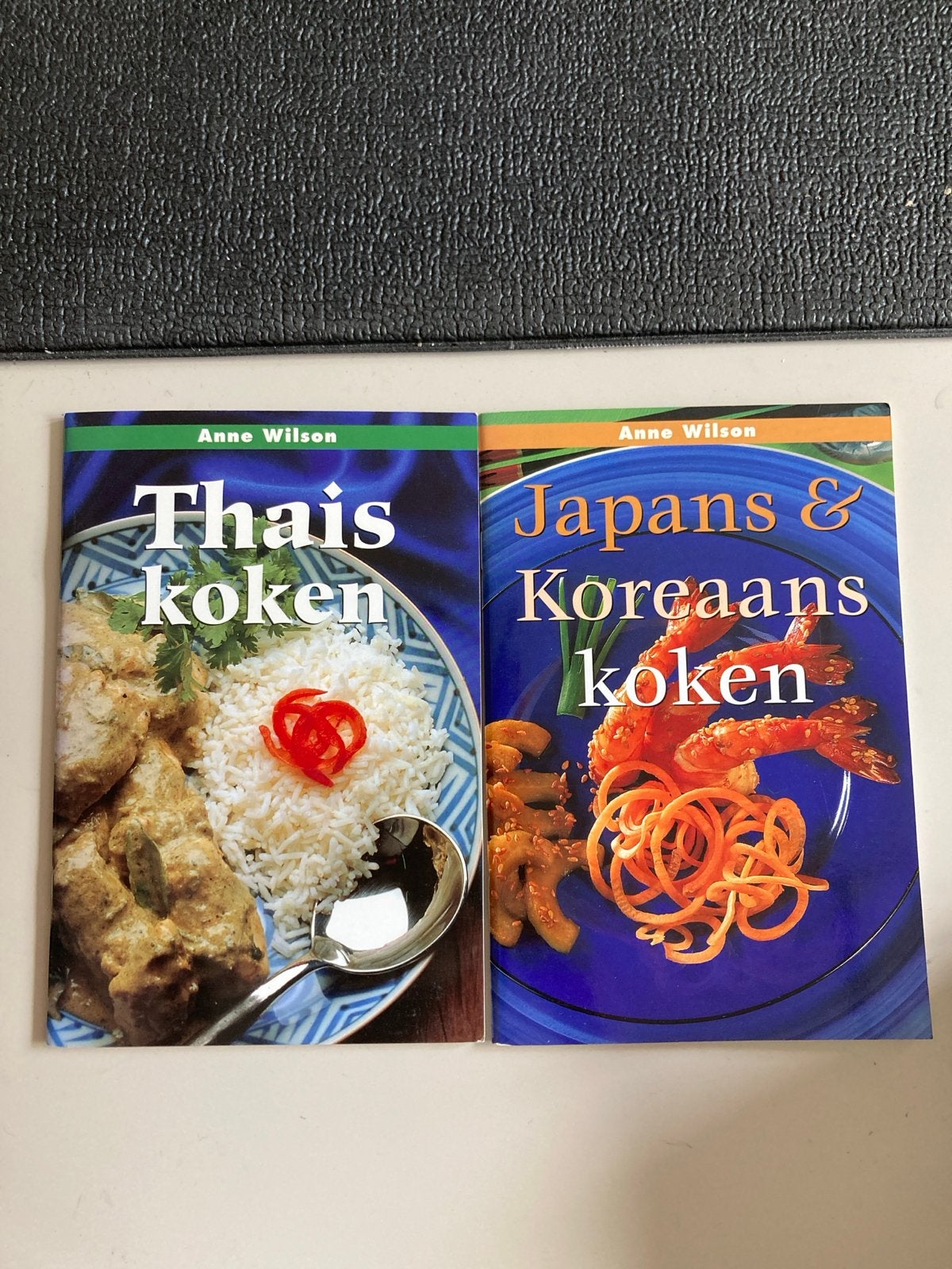 Thais, Japans & Koreaans koken - Anne Wilson kookboeken, Ophalen of Verzenden, Gelezen, Azië en Oosters, Voorgerechten en Soepen
