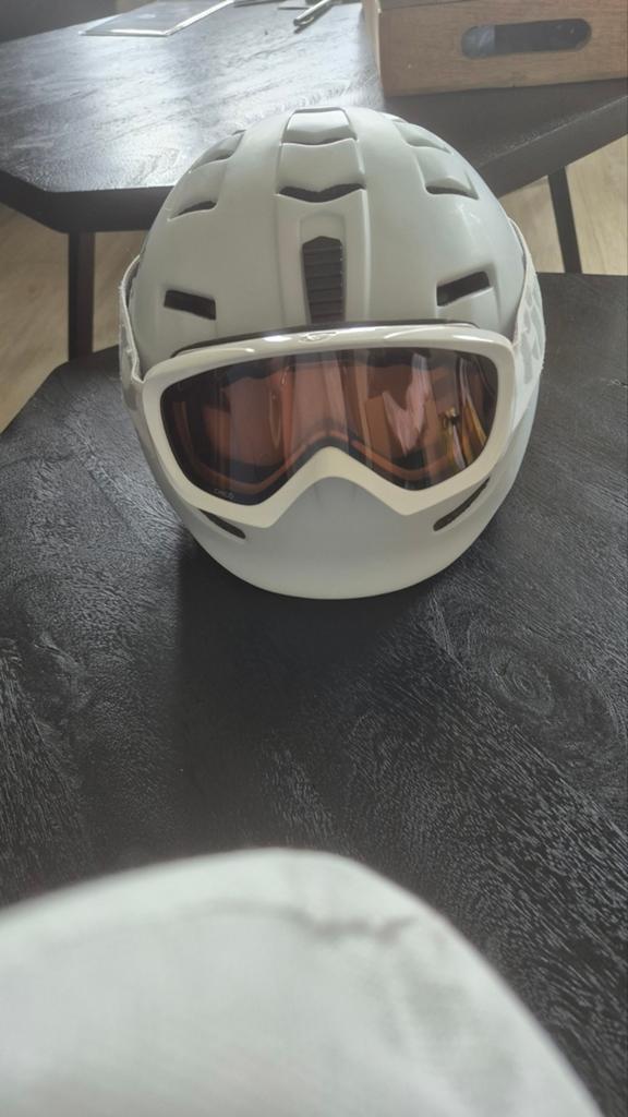 Complete ski-outfit: jas, broek, helm, bril, handschoenen, Maat 46/48 (XL) of groter, Diverse, Ophalen of Verzenden, Gedragen