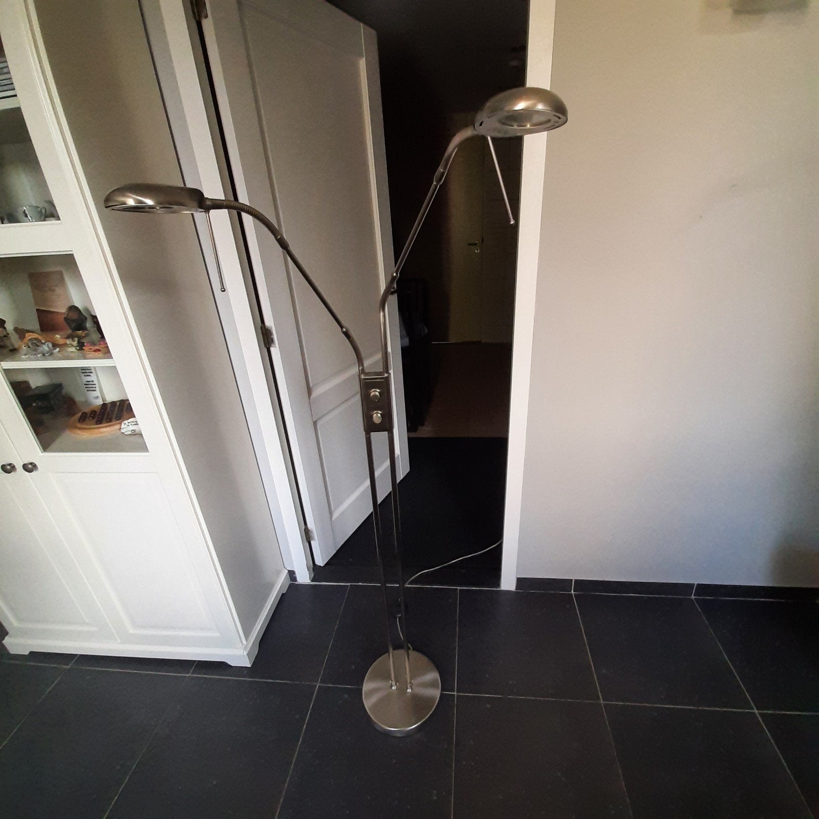 Moderne vloerlamp met leeslamp - geborsteld RVS, Huis en Inrichting, Lampen | Vloerlampen, Ophalen, Metaal, Modern, 150 tot 200 cm