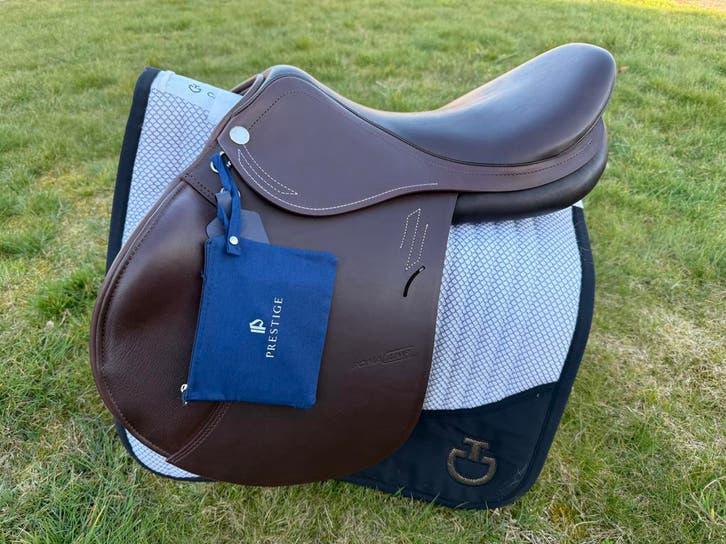 Nieuwe Prestige, CWD 2GS, Prestige springzadel, Dieren en Toebehoren, Ophalen of Verzenden, Zo goed als nieuw, Springen