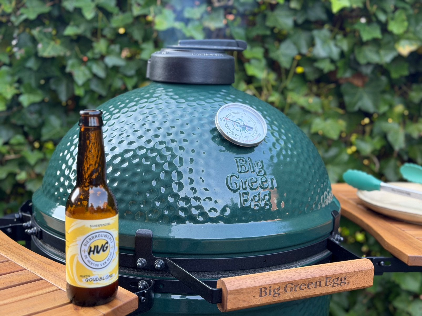Big Green Egg dome Large zgan met onzichtbare beschadiging!, Ophalen of Verzenden, Zo goed als nieuw