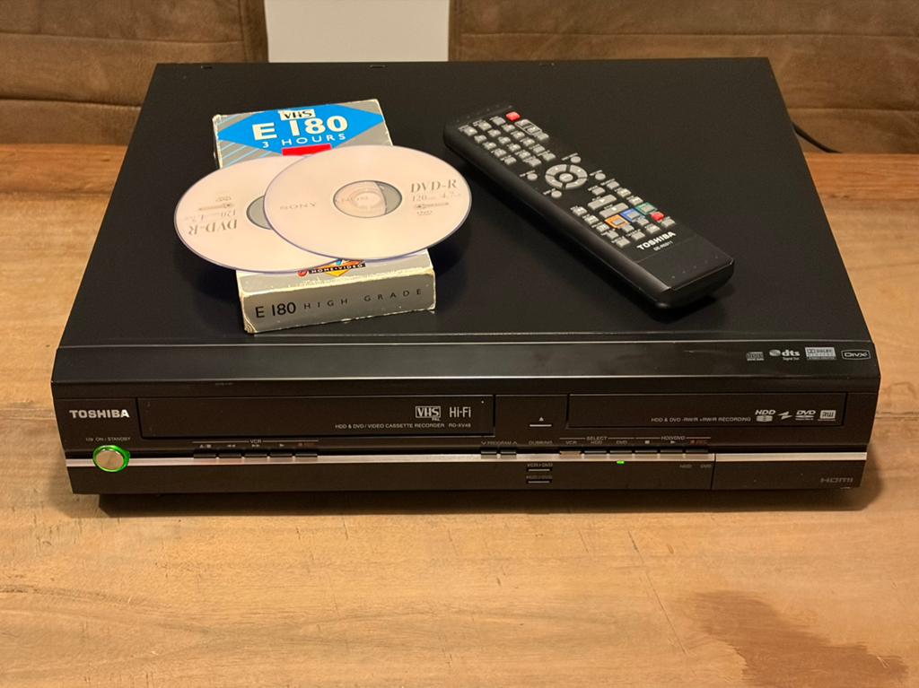 Toshiba RD-XV47-K-TE VHS/DVD/HDD Combi Recorder 160GB, Ophalen, Zo goed als nieuw, VHS-speler of -recorder