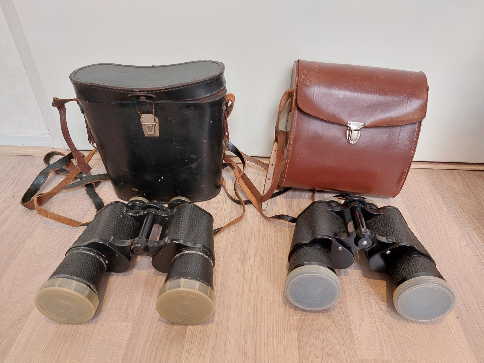 Vintage verrekijkers 12x50 en 7x50 met lederen tassen, Ophalen, Gebruikt, Met hoes of tas, 12 tot 20x