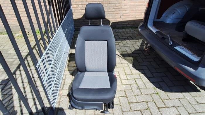 Stoel rechts van een Volkswagen Polo, Auto-onderdelen, Interieur en Bekleding, Gebruikt, -, -, -