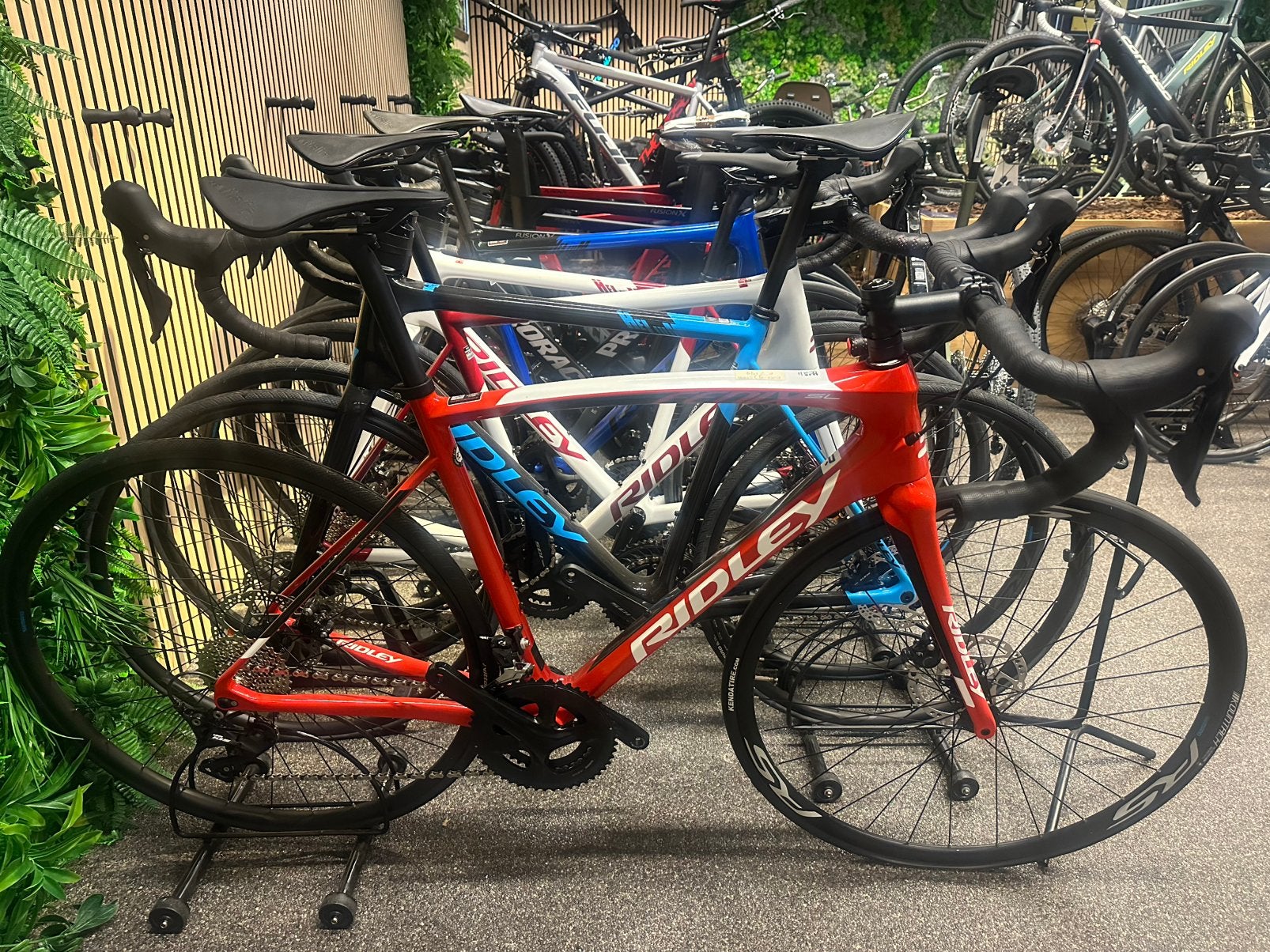Nieiwe carbon ridley fenix /105 disc nu €1599,-, Carbon, Zo goed als nieuw, Meer dan 20 versnellingen, 53 tot 57 cm