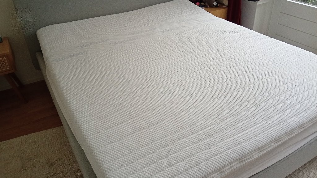 Topper bed Karlsson 160x200x7cm zo goed al nieuw, Ophalen, Wit, Tweepersoons, Scandinavisch