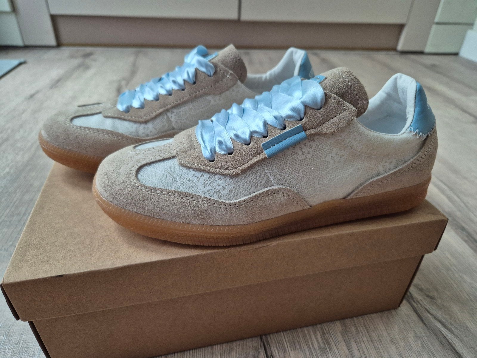 Steve Madden Emporia sneakers maat 38, Kleding | Dames, Beige, Steve Madden, Nieuw, Ophalen of Verzenden