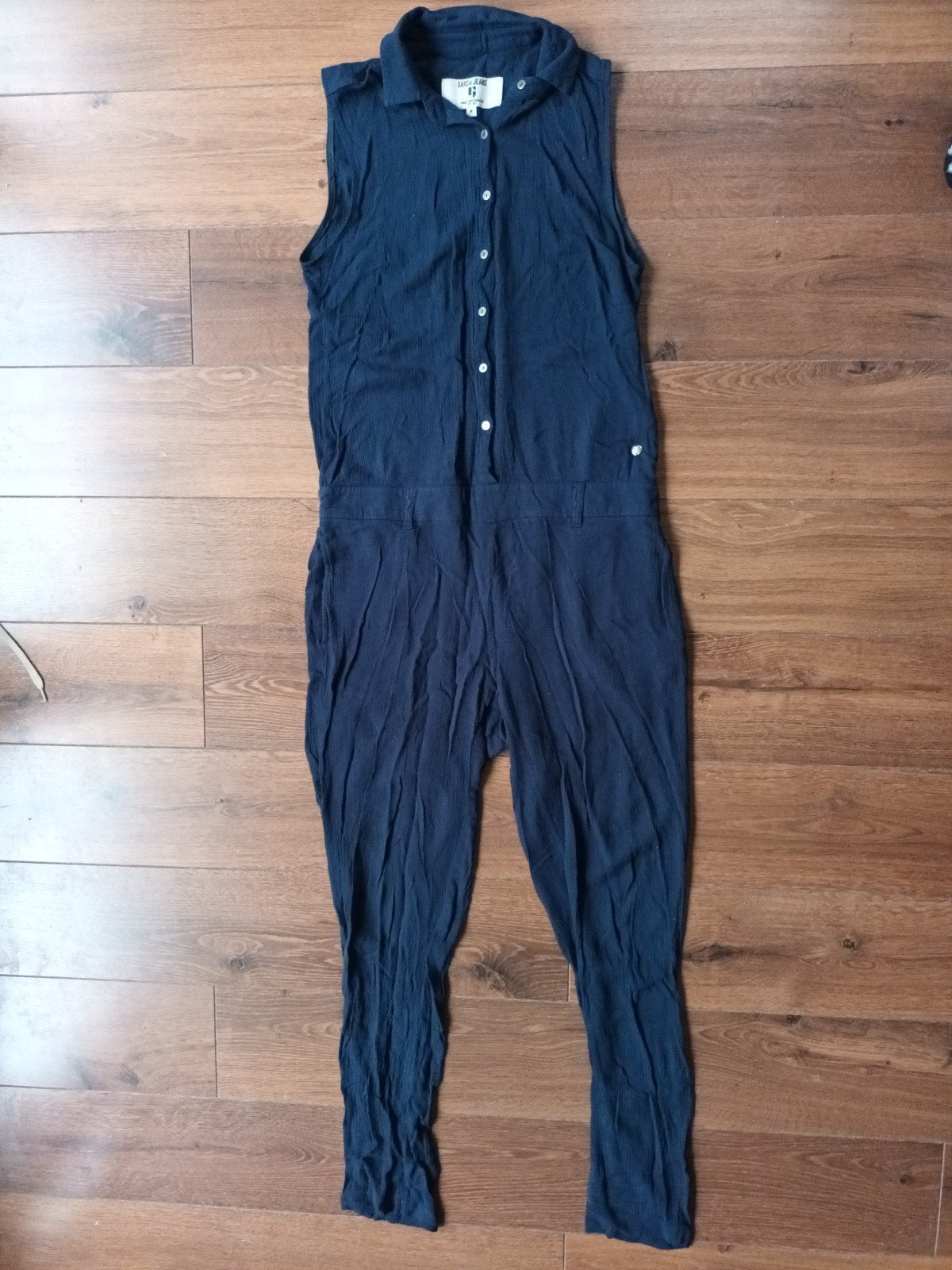 Donkerblauwe jumpsuit Garcia jeans maat M donkerblauw blauw, Kleding | Dames, Jumpsuits, Maat 38/40 (M), Blauw, Ophalen of Verzenden