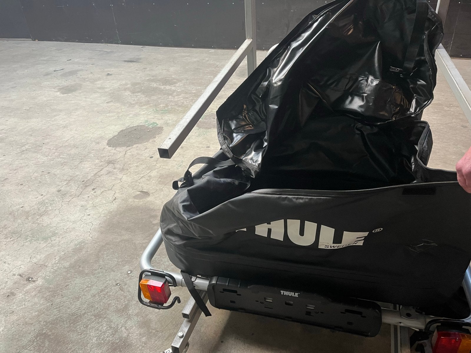 Thule Easybag en Easybase bagagebox trekhaak, Auto diversen, Ophalen of Verzenden, Gebruikt