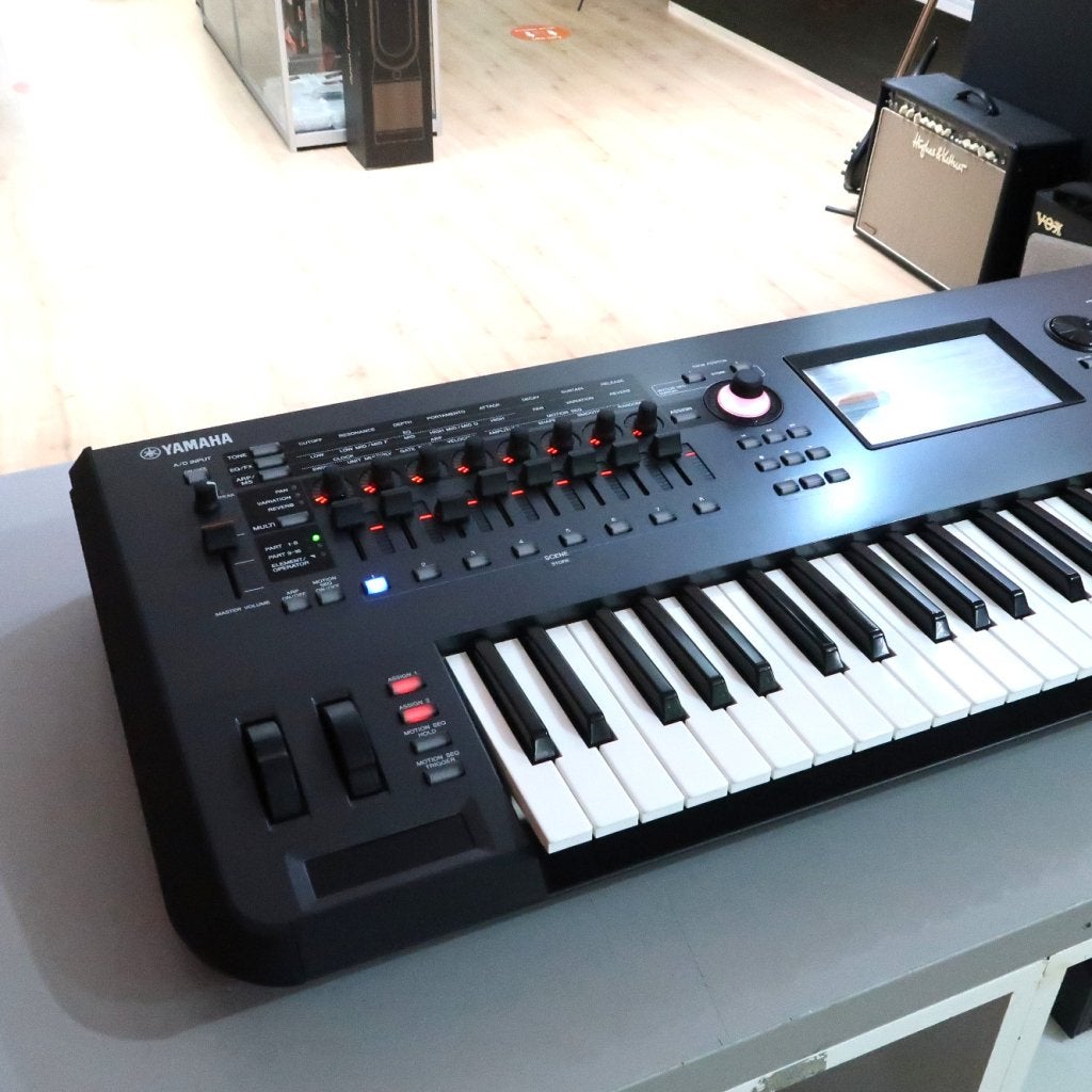 Yamaha Montage 6 Synthesizer | in Nette Staat, Muziek en Instrumenten, Yamaha, Zo goed als nieuw, Support@yamaha.com, 10-1, Nakazawa-cho
Naka-ku, Hamamatsu
Shizuoka 430-8650
Japan
