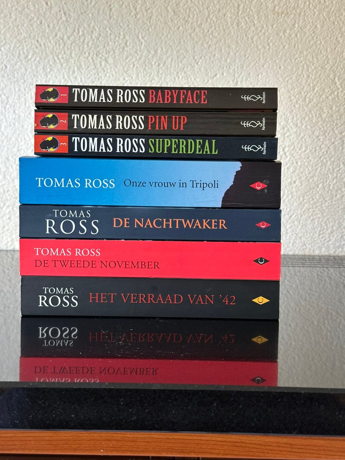 Thrillers Thomas Ross, Ophalen of Verzenden, Zo goed als nieuw