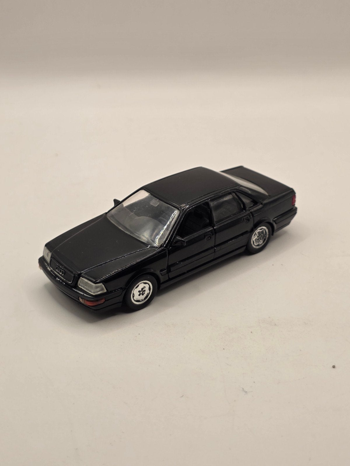 Audi v8, Hobby en Vrije tijd, Modelauto's | 1:43, Ophalen of Verzenden, Zo goed als nieuw, Auto, MiniChamps