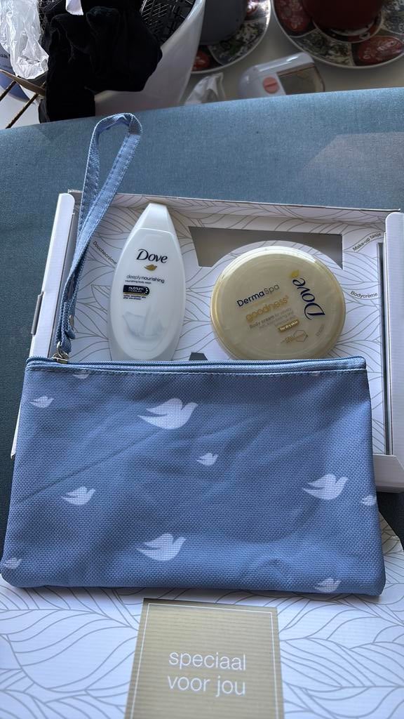 Cadeau set Dove, Ophalen of Verzenden, Nieuw, Bodylotion, Crème of Olie