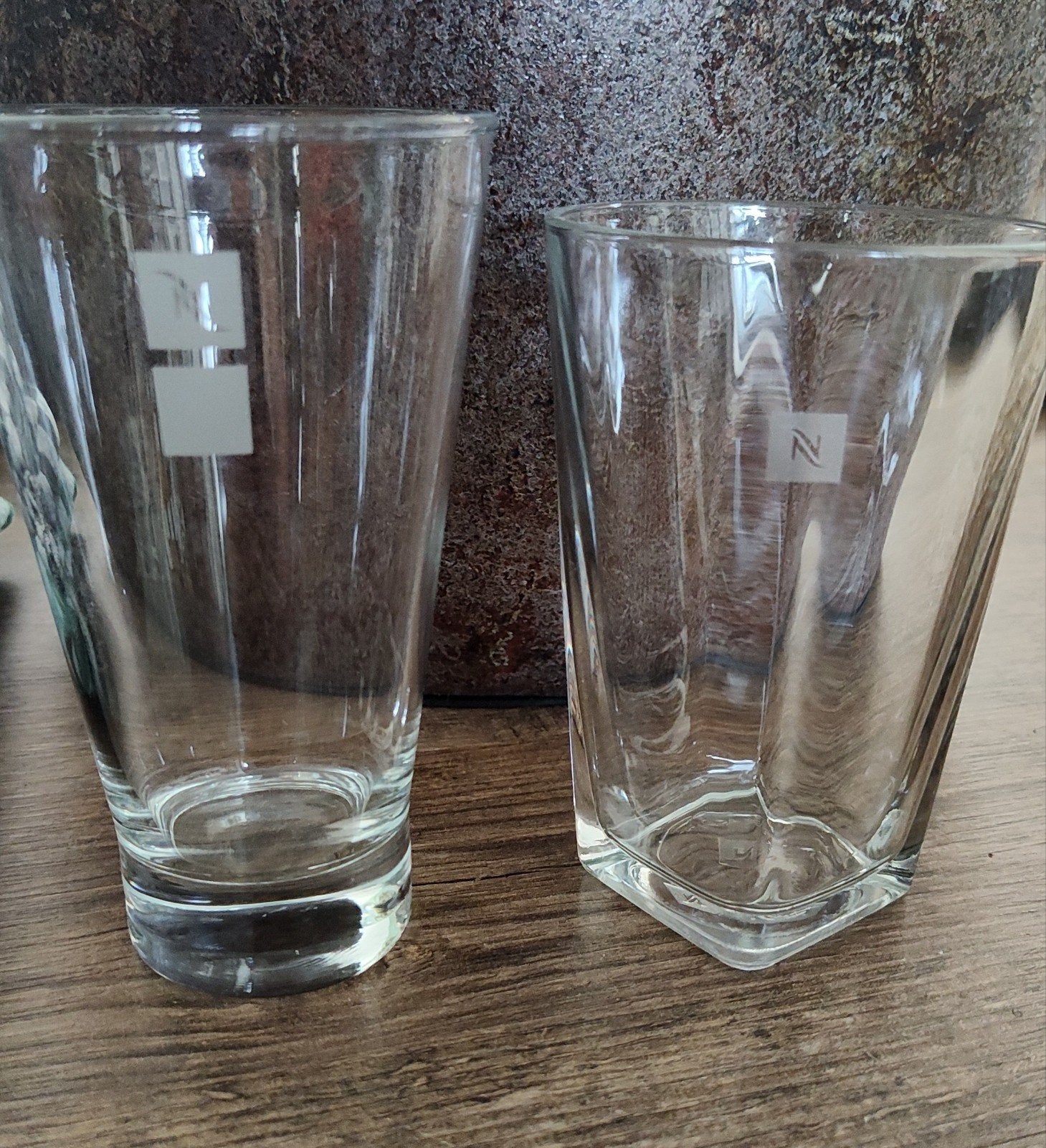 2 verschillende latte glazen Nespresso, Ophalen of Verzenden, Zo goed als nieuw
