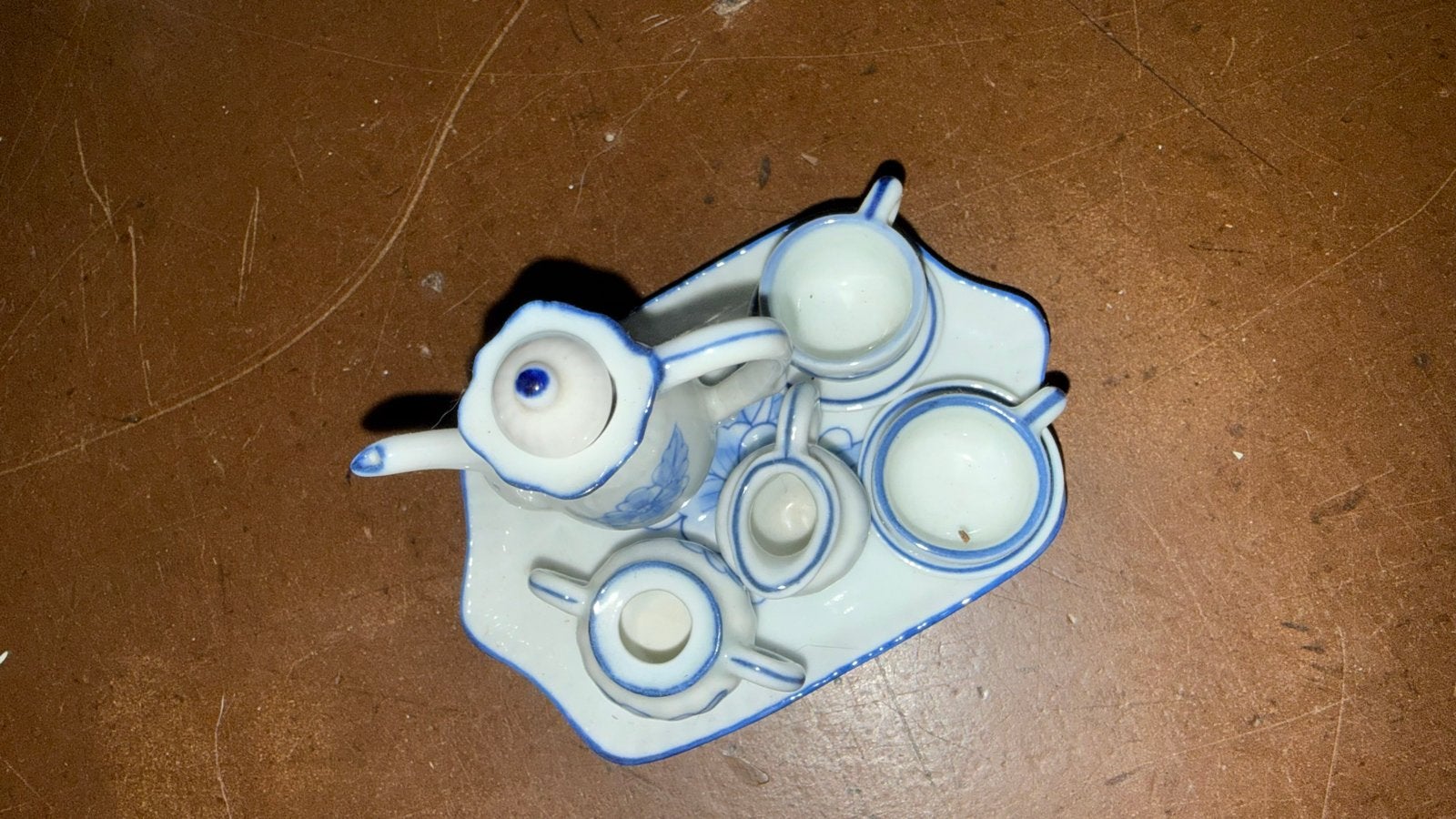 Miniatuur theeserviesje, wit met blauw bloemmotief, Ophalen of Verzenden, Gebruikt
