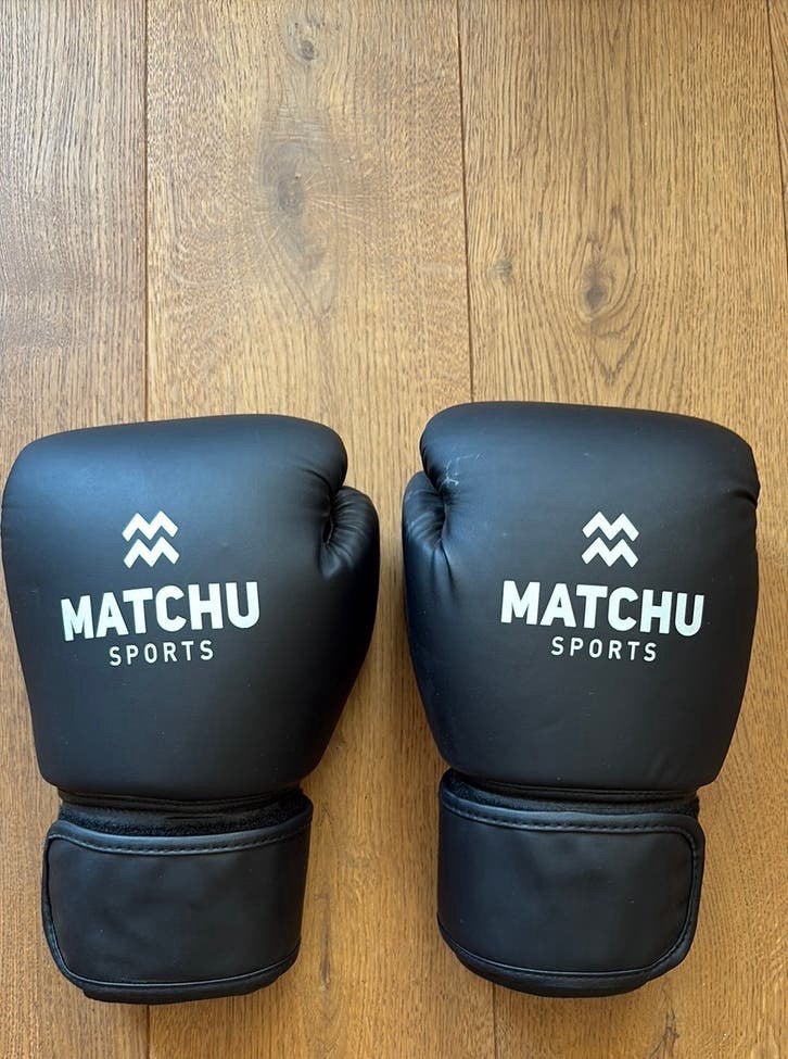 Zwarte bokshandschoenen van Decathlon - 14 Oz, Sport en Fitness, Vechtsporten en Zelfverdediging, Overige, Vechtsportbescherming