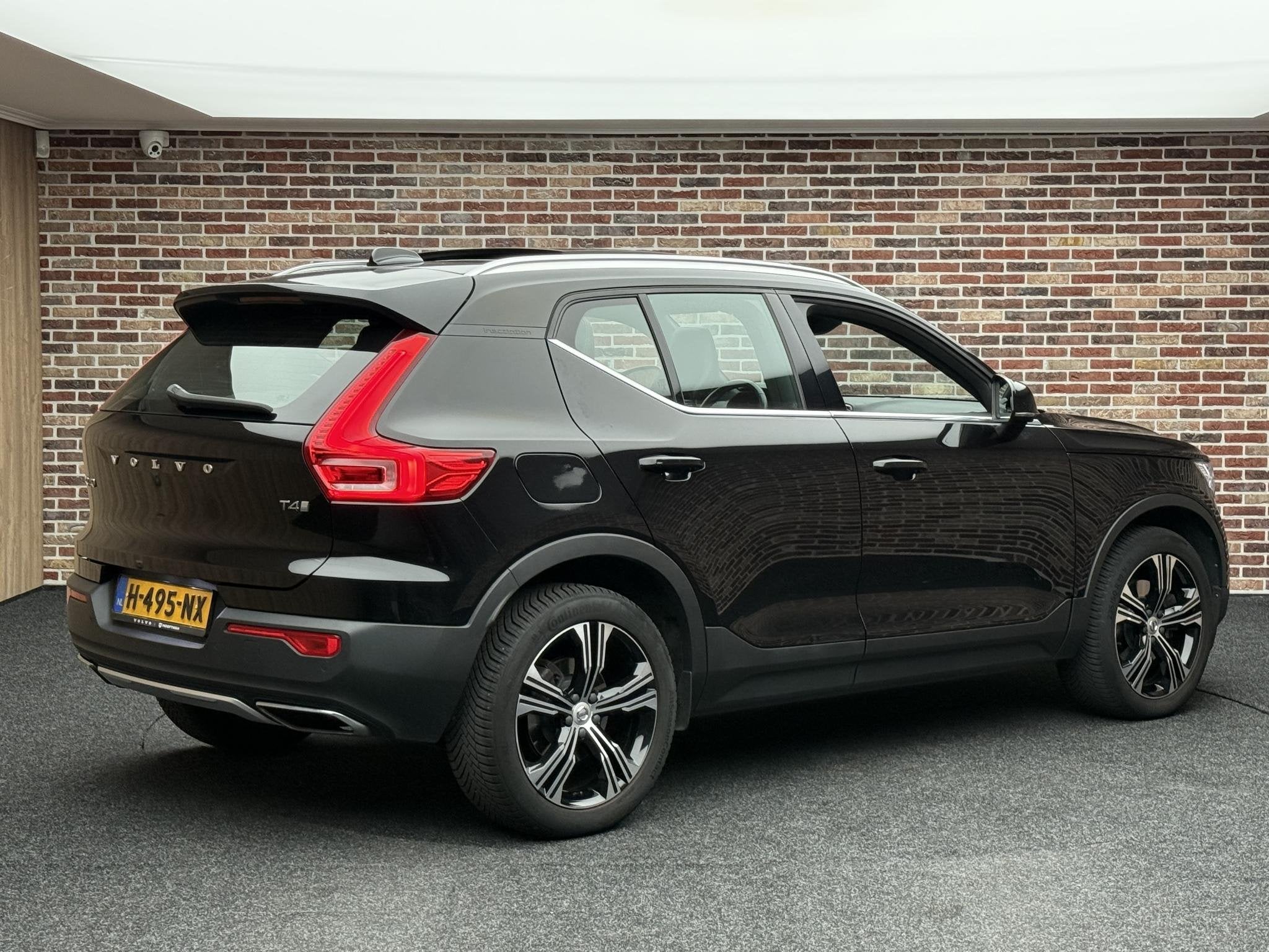 Volvo XC40 2.0 T4 Inscription, Auto's, Volvo, 15 km/l, Euro 6, 1969 cc, Zwart