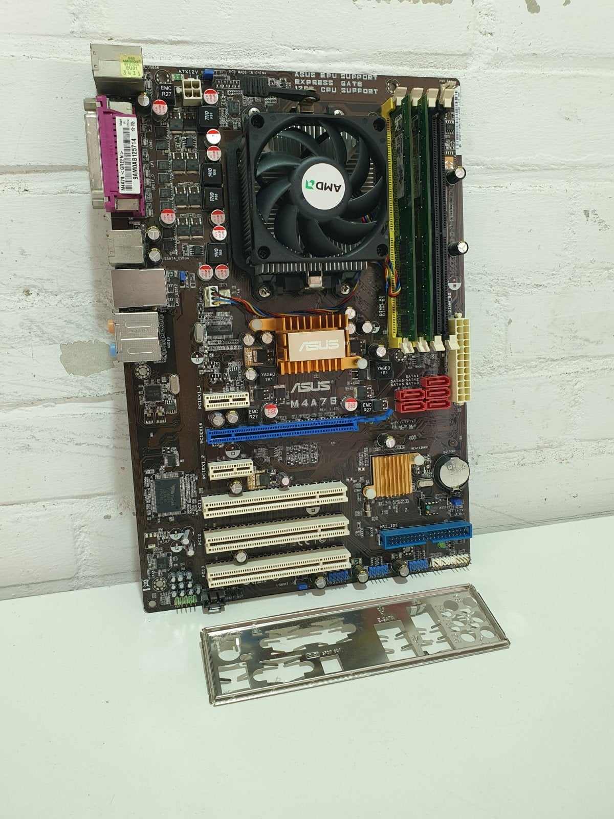 ASUS M4A78 Moederbord + AMD Athlon 64 X2 5200+ + 4GB DDR2, Socket AM2+, ., Refurbished, Ophalen of Verzenden