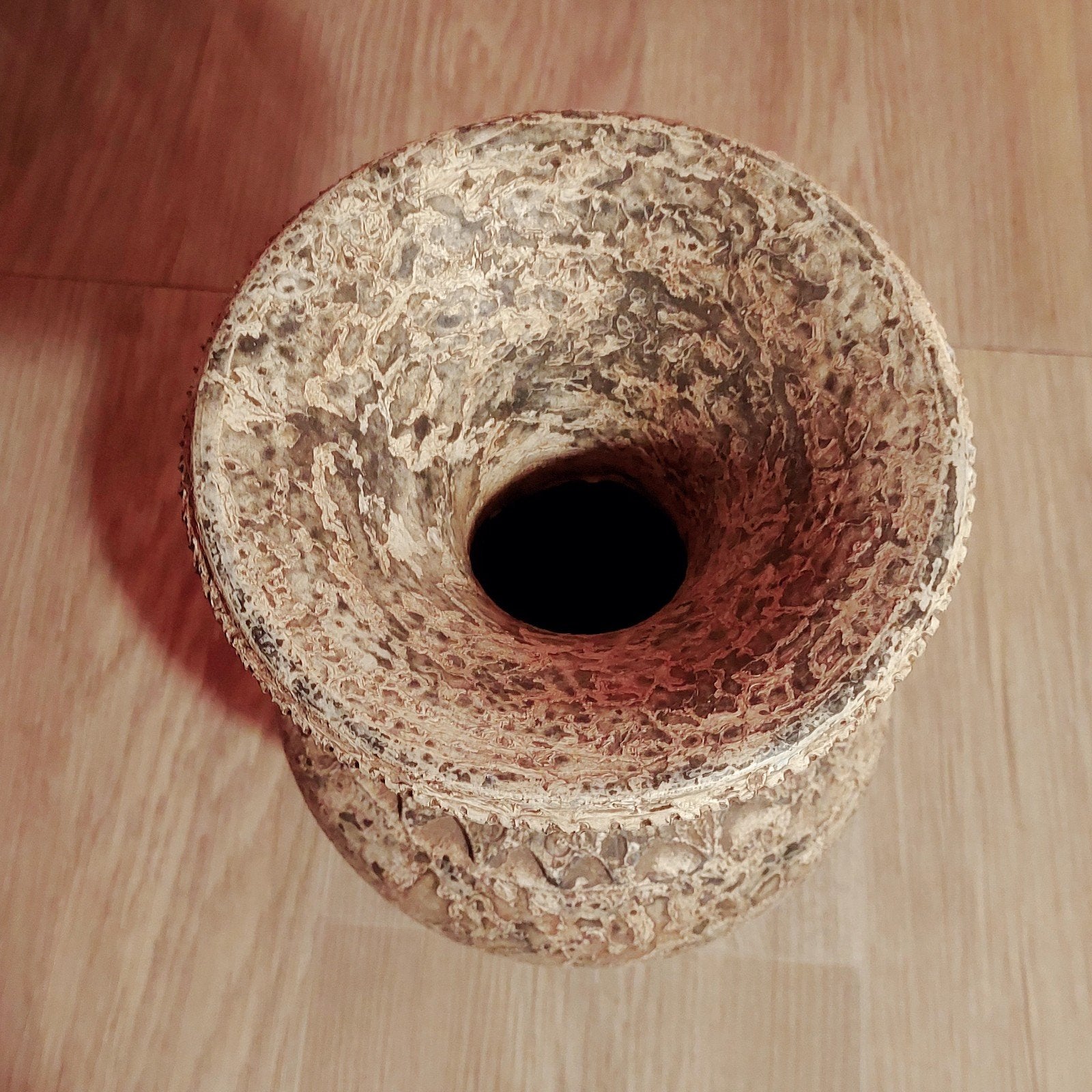 Prachtige decoratieve vaas met unieke textuur, Ophalen of Verzenden