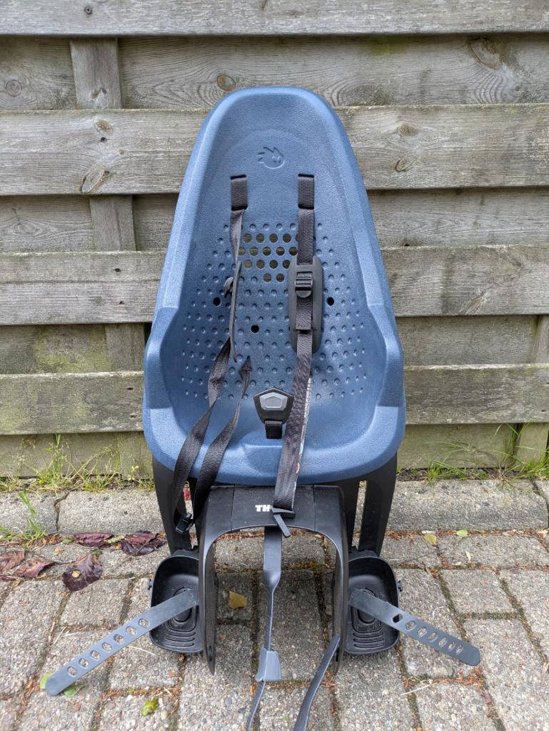 Thule Yepp 2 Maxi - fietsstoeltje  achterzitje  Bagagedrager, Achterzitje, Voetsteuntjes, Zo goed als nieuw, Thule