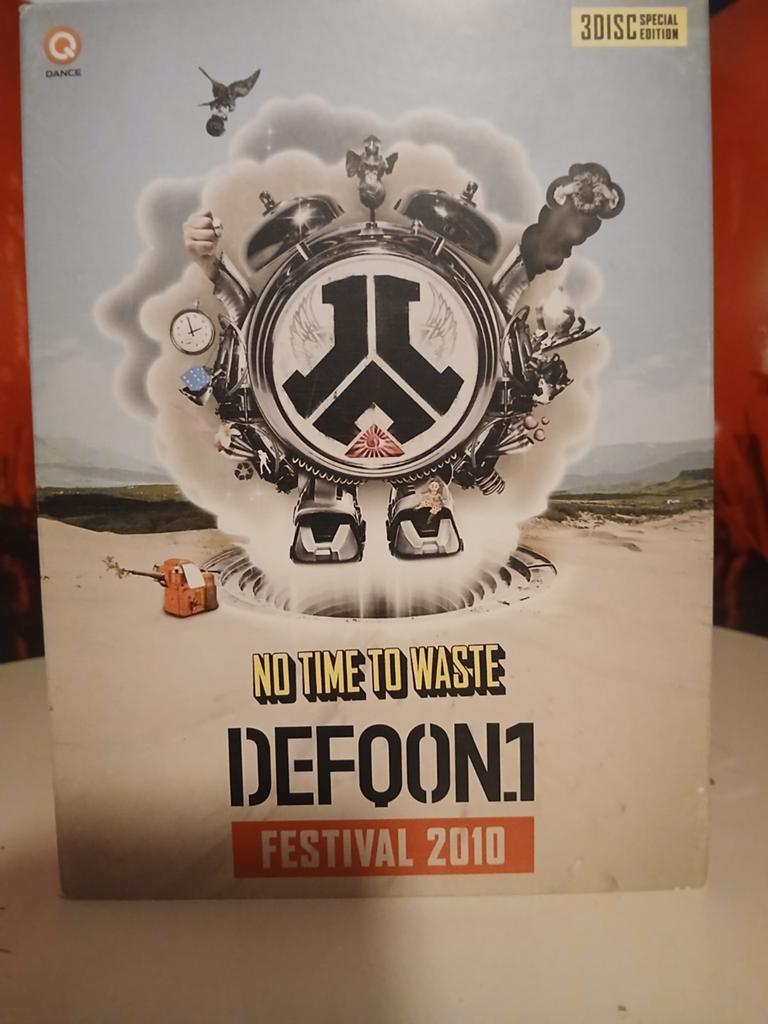 Defqon 1 2010 cd/dvd, Ophalen of Verzenden, Zo goed als nieuw, Dance Populair