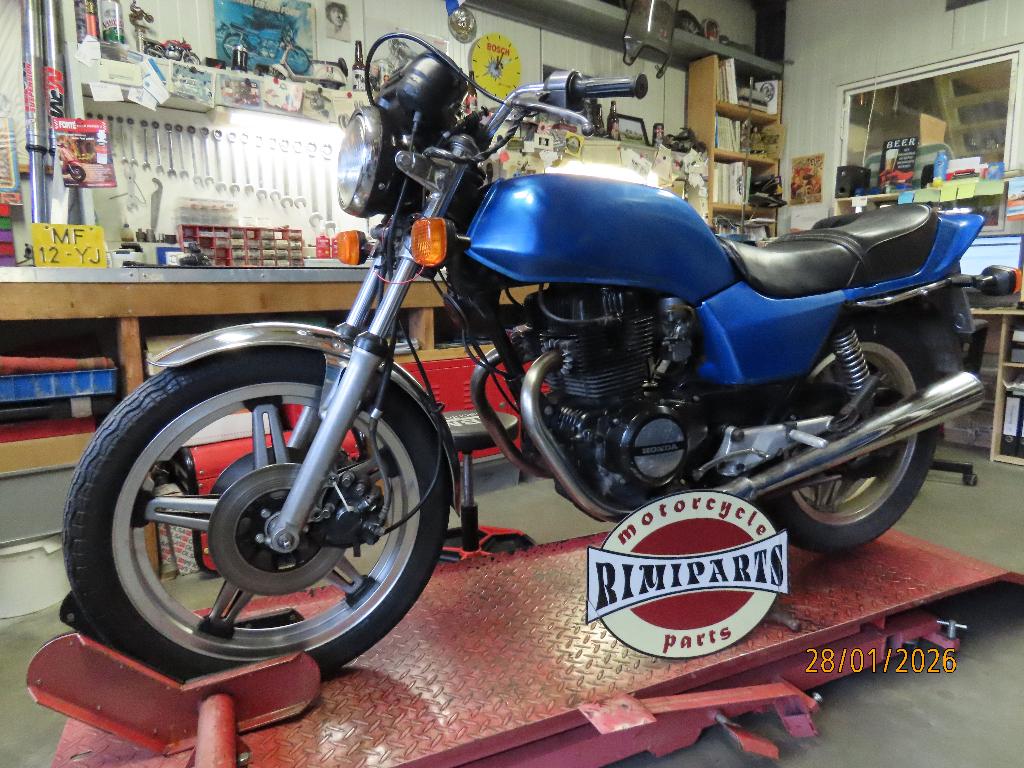 Op zoek naar Honda CB400N Super Dream CB 400 Onderdelen ?, Motoren, Honda, Ophalen of Verzenden, Gebruikt, Japan