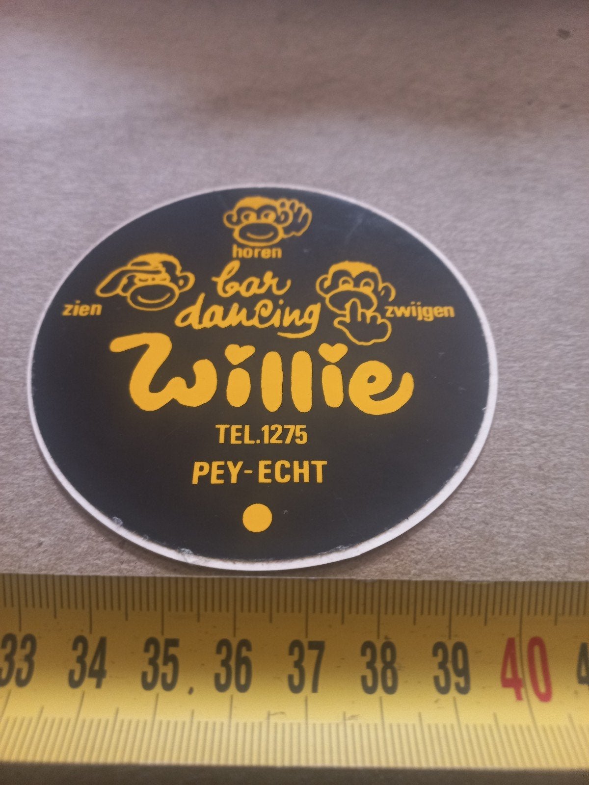 Vintage Bar Dancing Willie Sticker Pey-Echt, Ophalen of Verzenden, Gebruikt