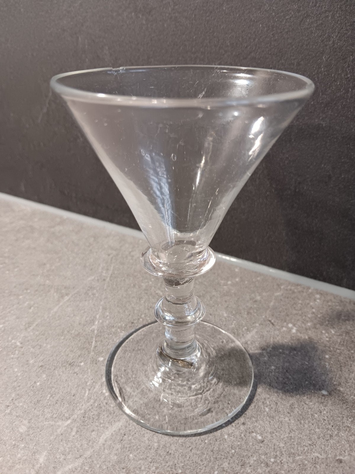 Antiek 18e eeuw glas, Ophalen